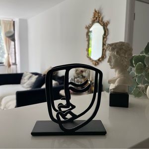 Minimalist Metal Black Napkin Holder / Home Decor with Fine Line Face Figure